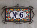 Choix stylisés d’accessoires pour les plaques de numéro de maison