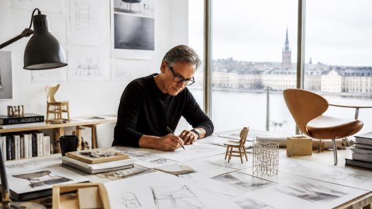 Le designer suedois célèbre et son impact sur le design global du XXIe siècle
